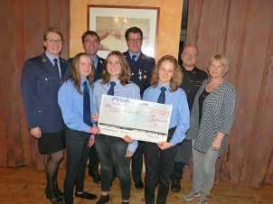 Spende für die Jugendfeuerwehr Spende für die Jugendfeuerwehr