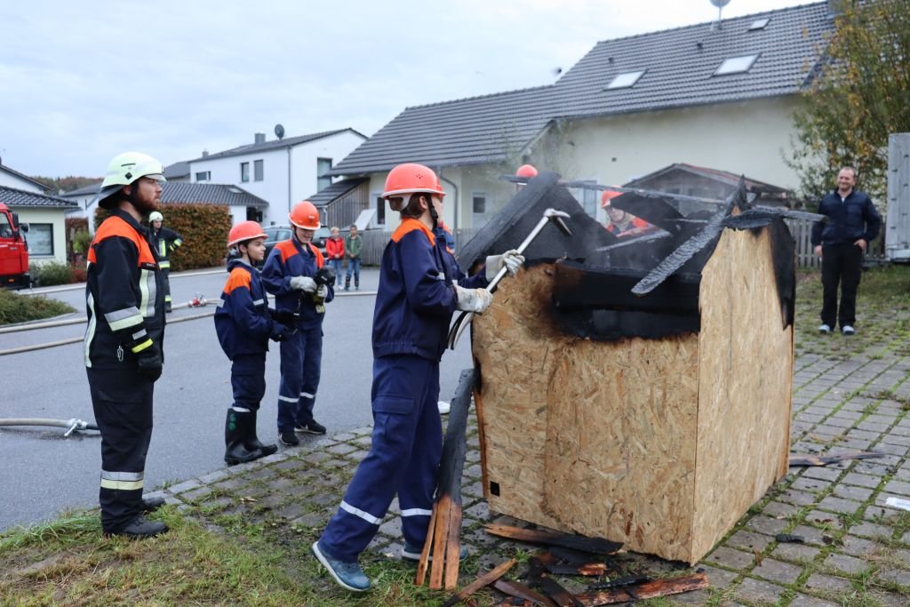 24 Stunden Aktion bei der Feuerwehr in Ast