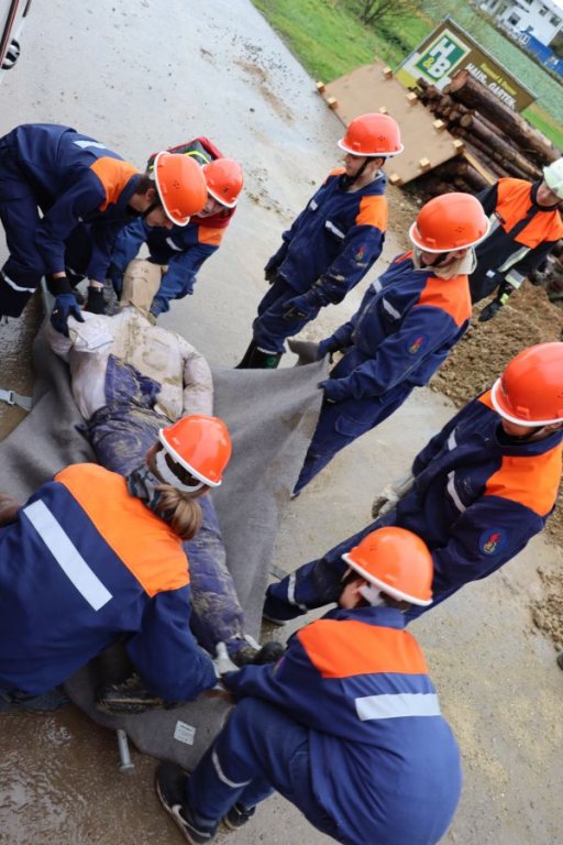 24 Stunden Aktion bei der Feuerwehr in Ast