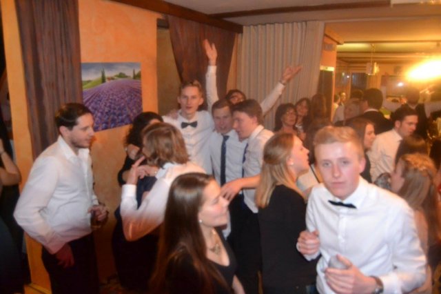 Schwarz-Weiß Ball 2017