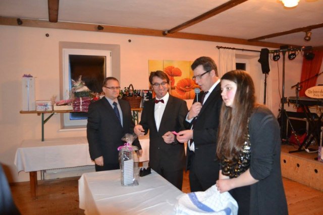 Schwarz-Weiß Ball 2017