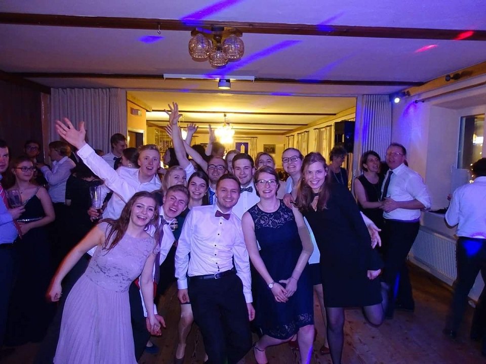 Schwarz-Weiß Ball der Feuerwehr Ast