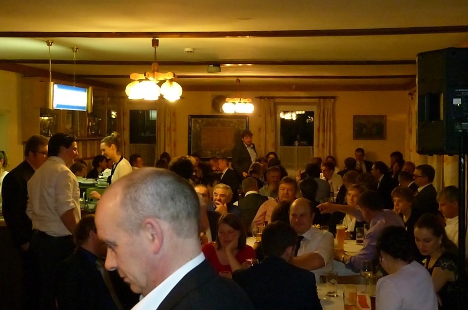 Schwarz-Weiß Ball der Feuerwehr Ast