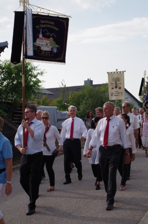 Sonntag: Einholung der Vereine, Weißwurstfrühstück, Fahrzeugabnahme