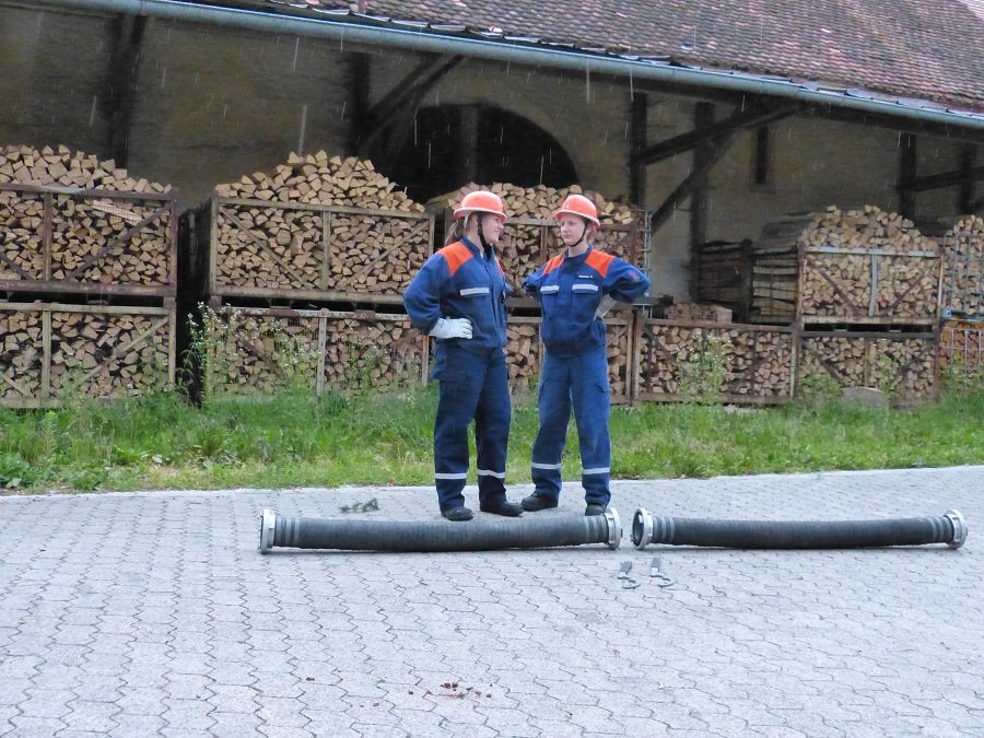 Jugendflamme 2 - Hindernissparcour: Saugschlauchkuppeln