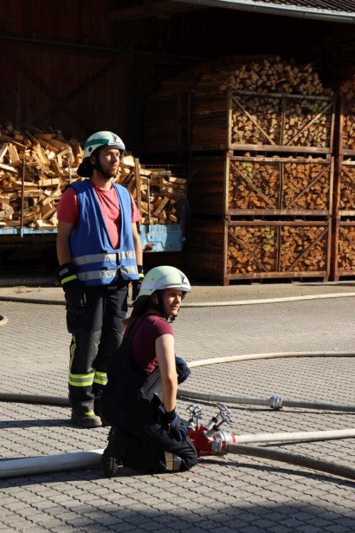 Melder (B. Paintner) bedient den Verteiler