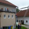 Übung der Jugendfeuerwehr, Rettung mit Trage an einer Leiter